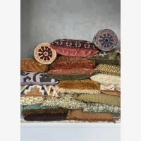 Suzani geborduurde fluwelen kussen50x50 cm  Madam Stoltz